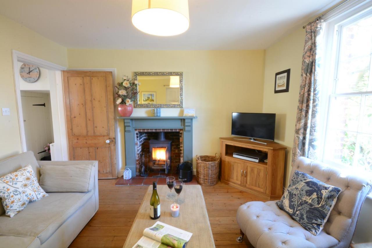 Pebble Beach Cottage, Aldeburgh Bagian luar foto