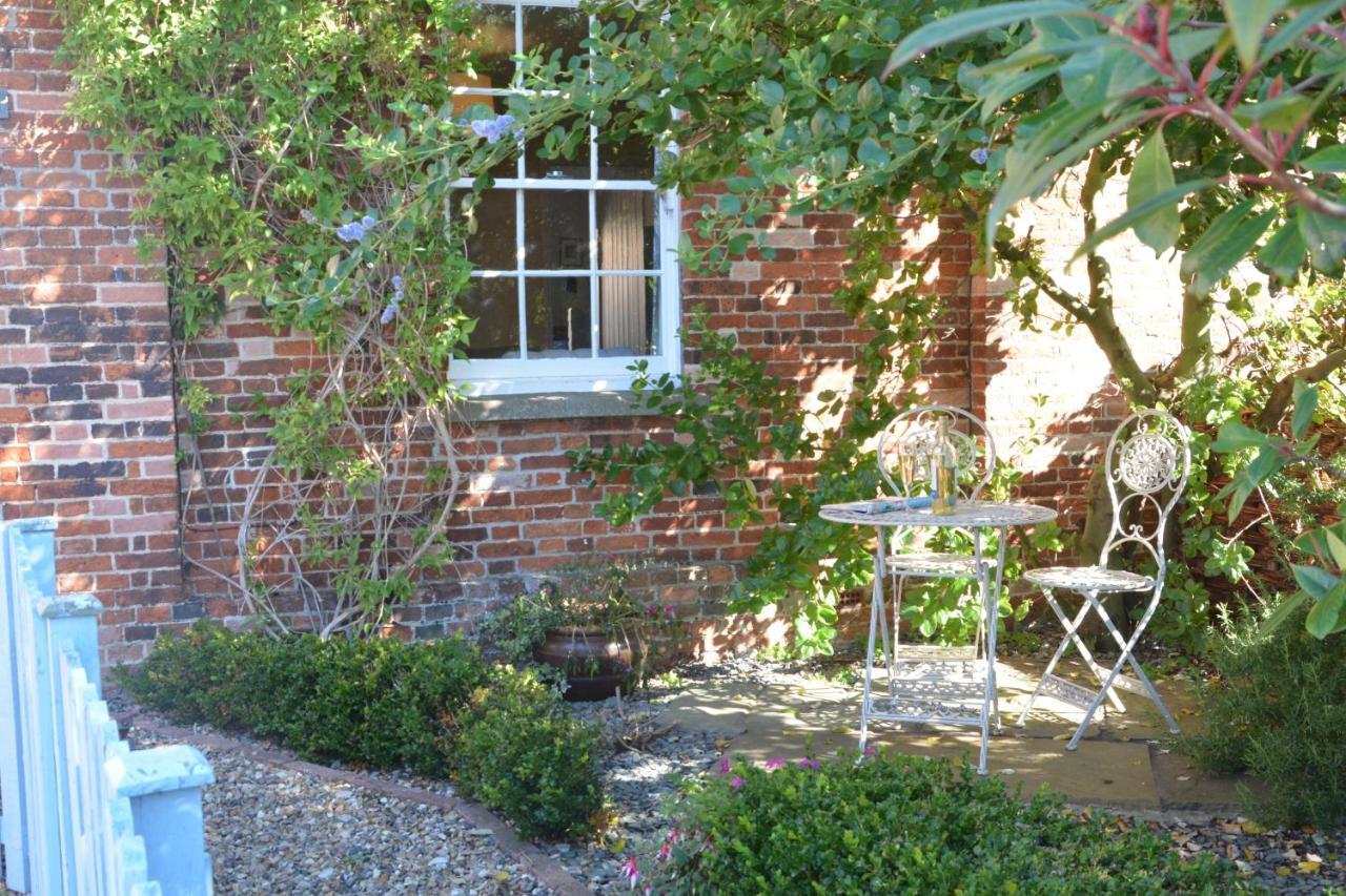 Pebble Beach Cottage, Aldeburgh Bagian luar foto