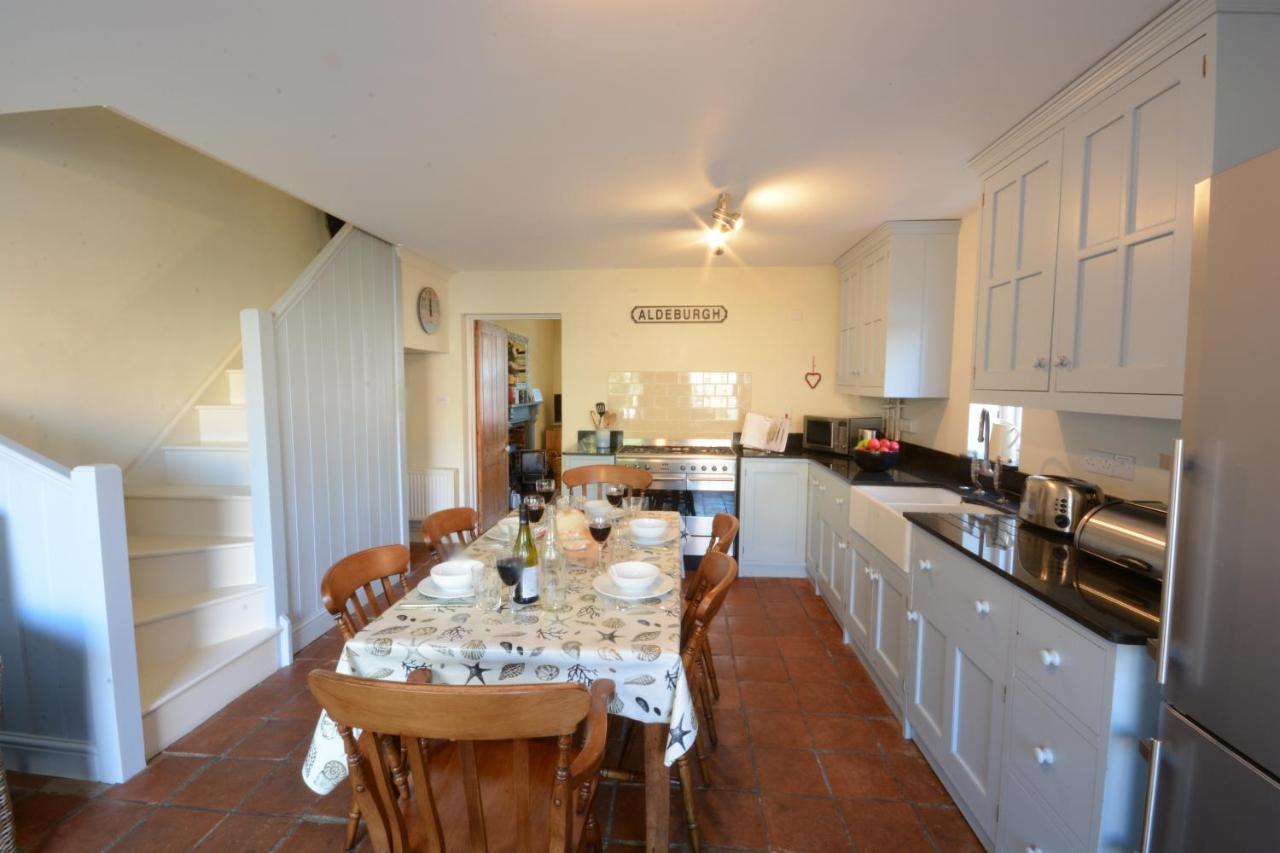 Pebble Beach Cottage, Aldeburgh Bagian luar foto