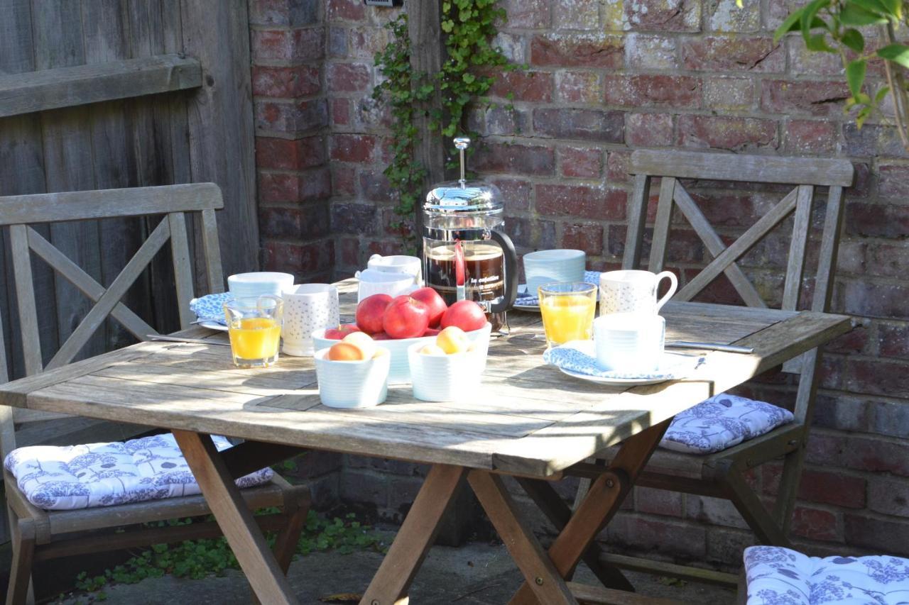 Pebble Beach Cottage, Aldeburgh Bagian luar foto
