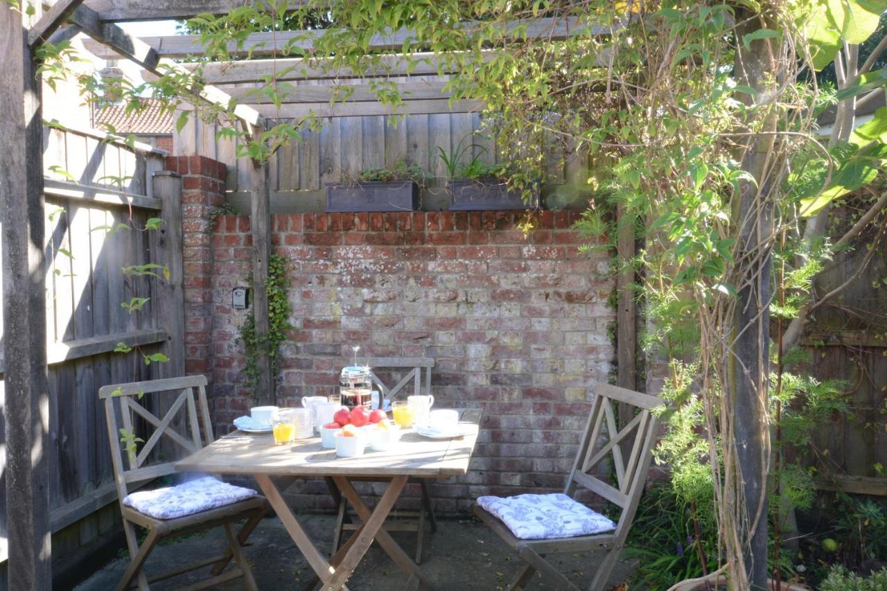 Pebble Beach Cottage, Aldeburgh Bagian luar foto