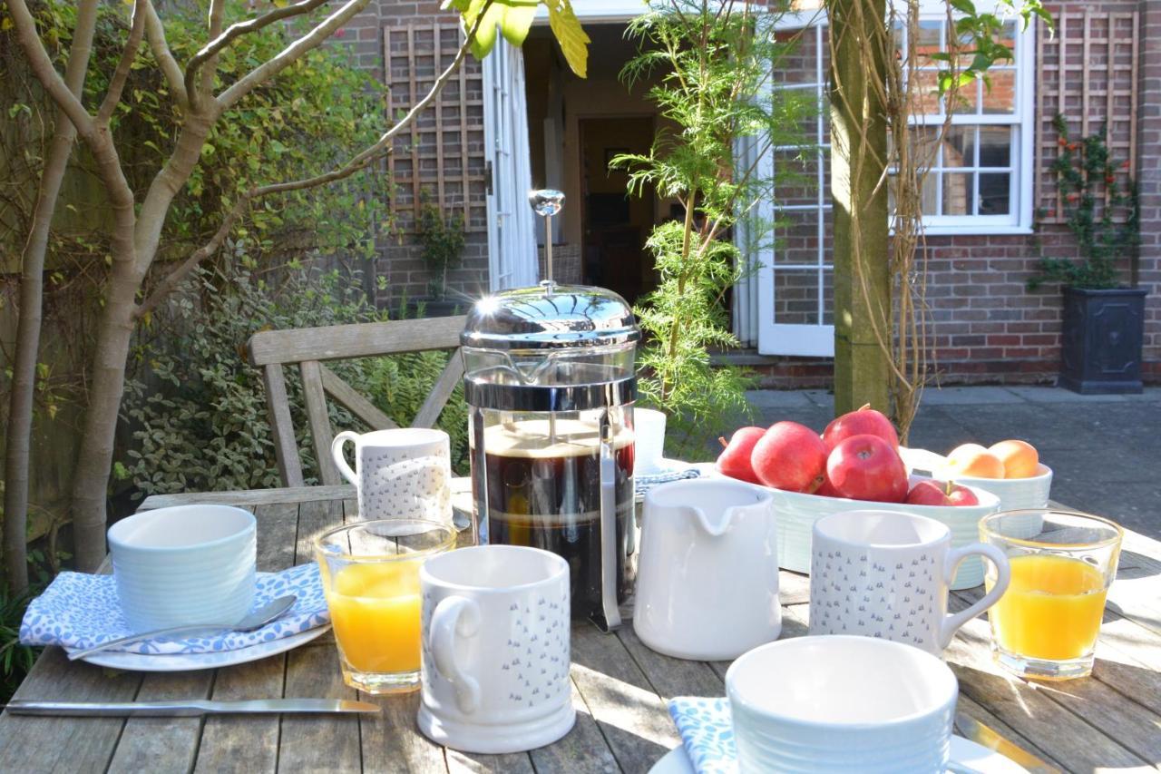 Pebble Beach Cottage, Aldeburgh Bagian luar foto